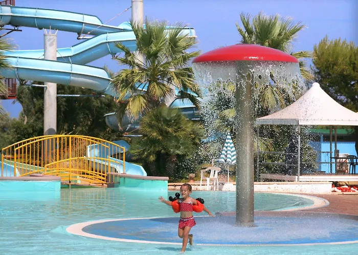 Villaggio Lamaforca 홀리데이파크 토레 산타 사비나